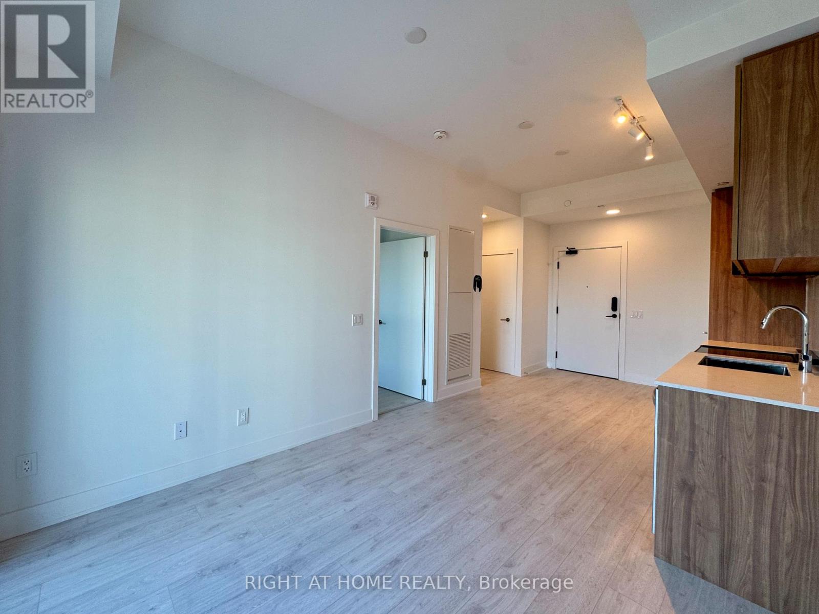 718 - 3008 William Cutmore Boulevard, Oakville (Jm Joshua Meadows), Ontario  L6H 8E7 - Photo 11 - W14103974