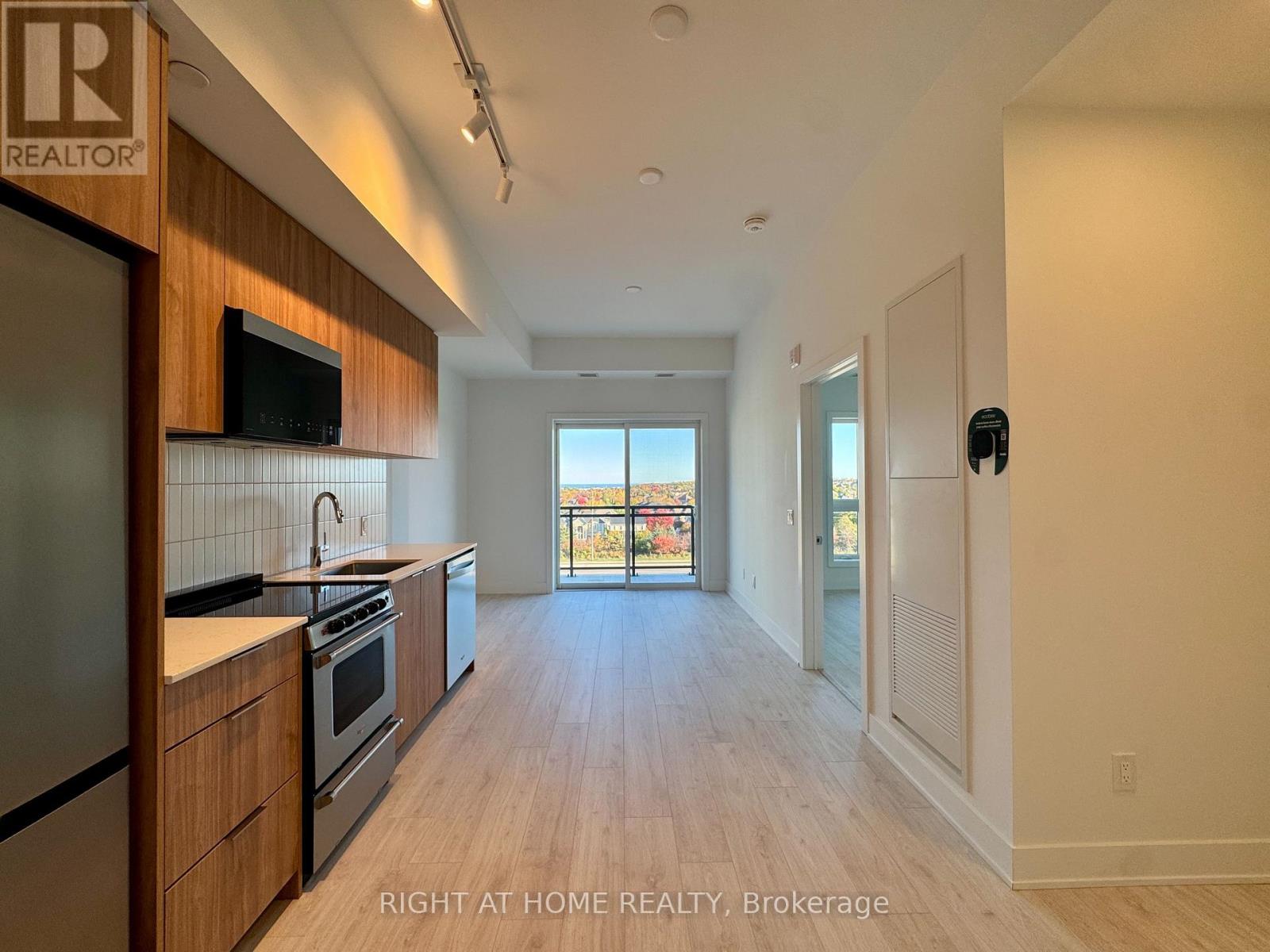 718 - 3008 William Cutmore Boulevard, Oakville (Jm Joshua Meadows), Ontario  L6H 8E7 - Photo 5 - W14103974
