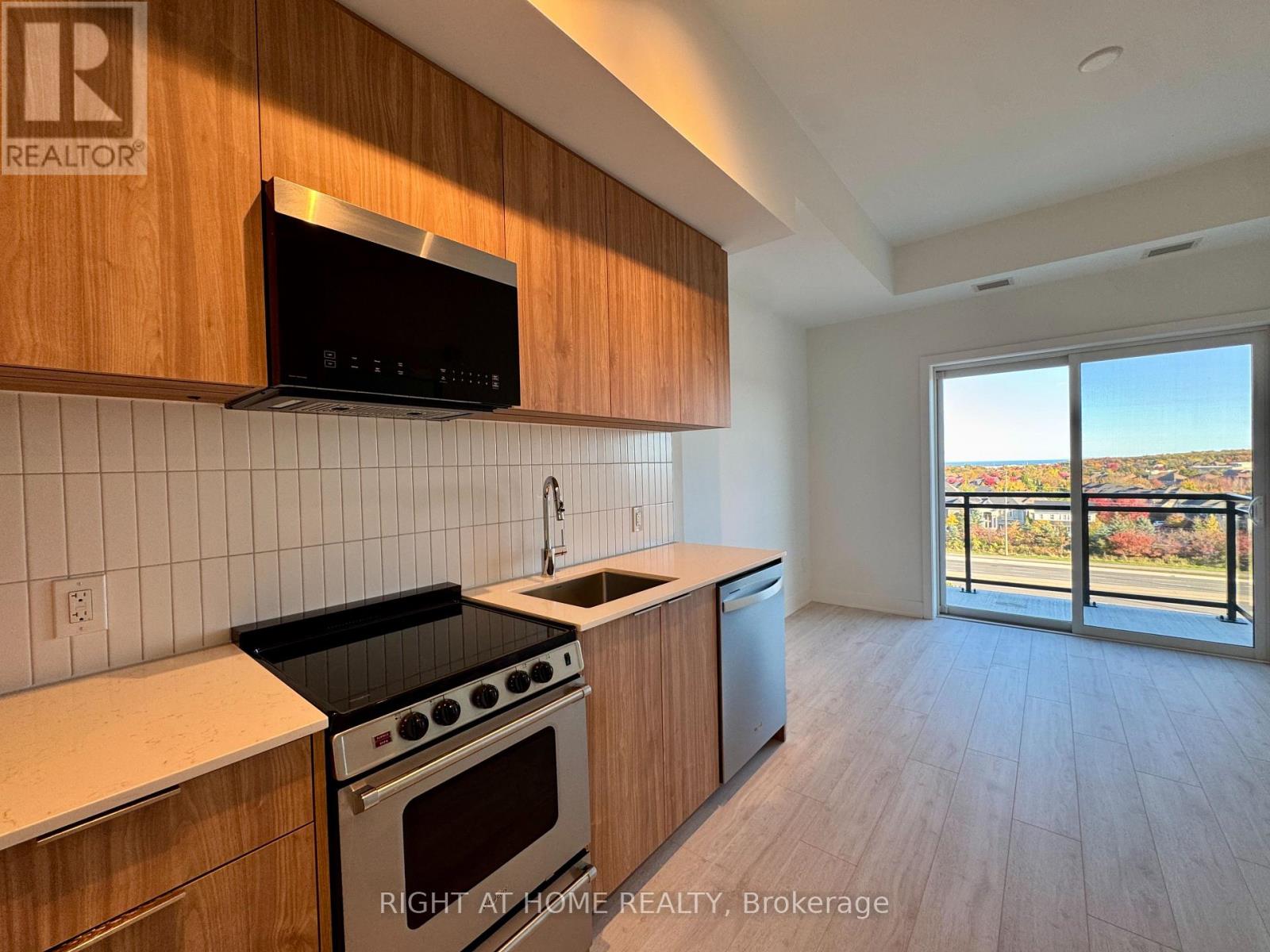 718 - 3008 William Cutmore Boulevard, Oakville (Jm Joshua Meadows), Ontario  L6H 8E7 - Photo 6 - W14103974