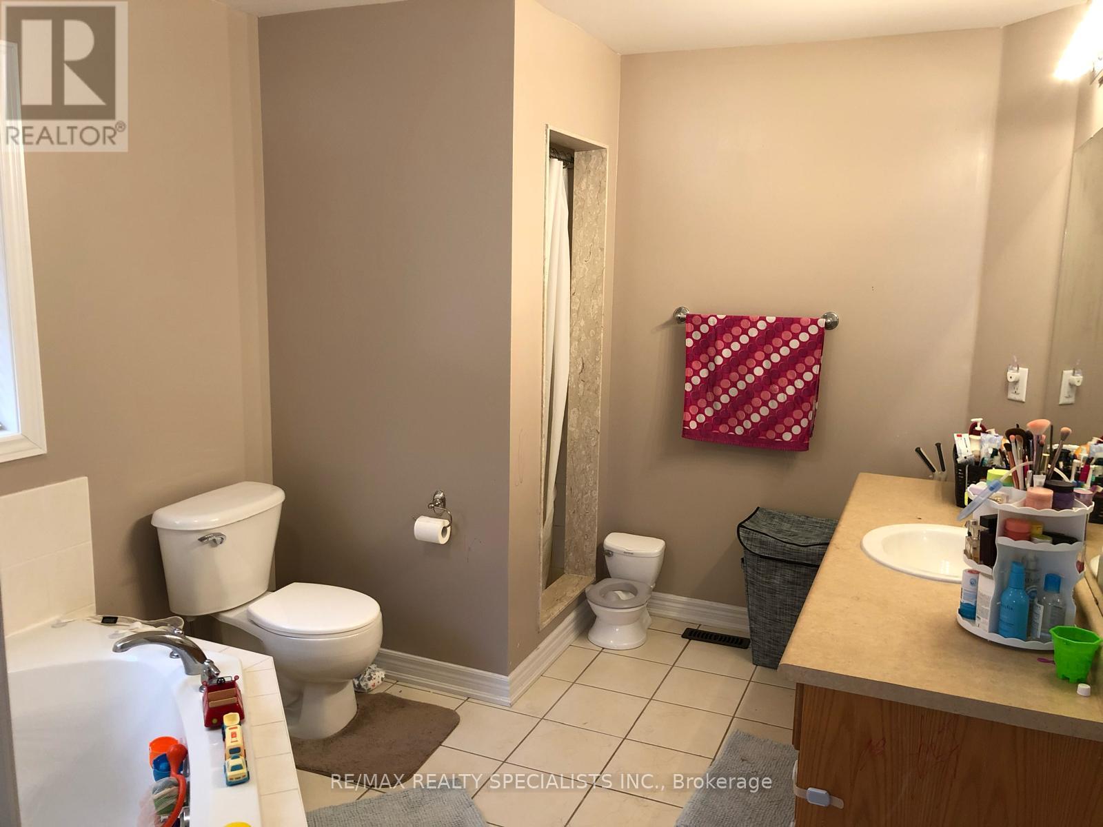 77 Calm Waters Crescent, Brampton (Madoc), Ontario  L6V 4S2 - Photo 12 - W14103984