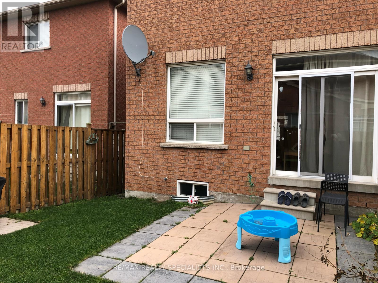 77 Calm Waters Crescent, Brampton (Madoc), Ontario  L6V 4S2 - Photo 3 - W14103984