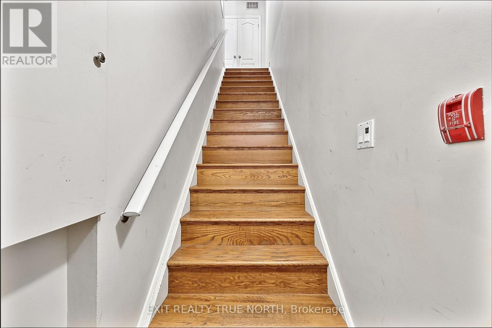 2080 Pine Street, Burlington (Brant), Ontario  L7R 1G2 - Photo 14 - W14104032