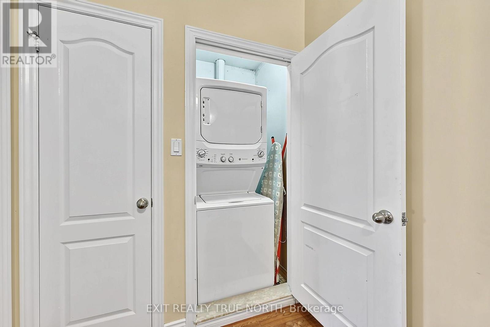 2080 Pine Street, Burlington (Brant), Ontario  L7R 1G2 - Photo 33 - W14104032