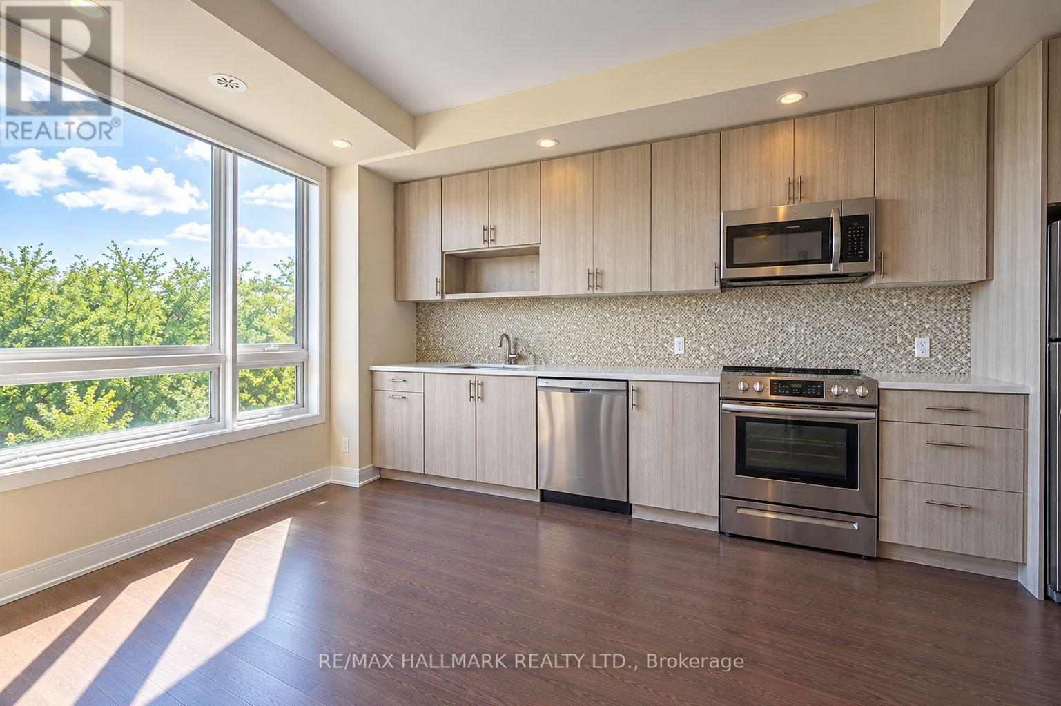 315 D - 1100 Briar Hill Avenue, Toronto (Briar Hill-Belgravia), Ontario  M6B 0A9 - Photo 2 - W14104060
