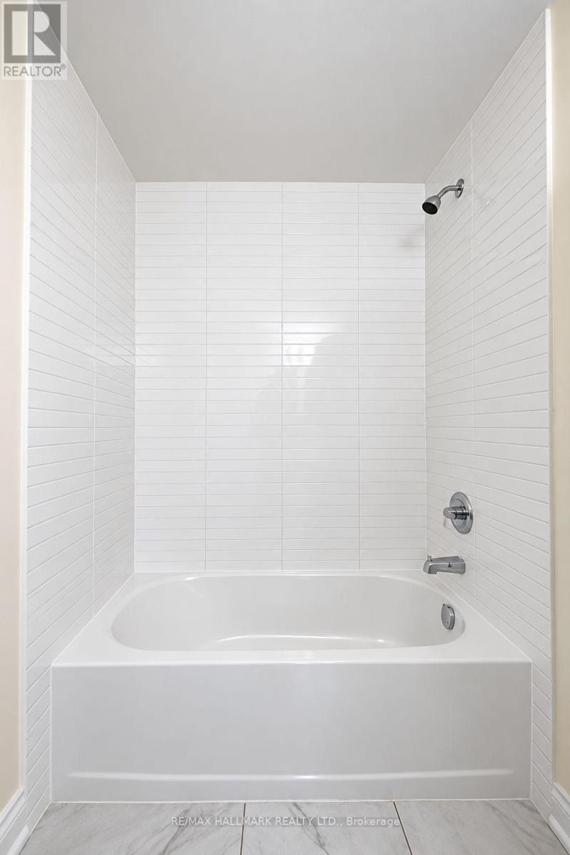 315 D - 1100 Briar Hill Avenue, Toronto (Briar Hill-Belgravia), Ontario  M6B 0A9 - Photo 8 - W14104060