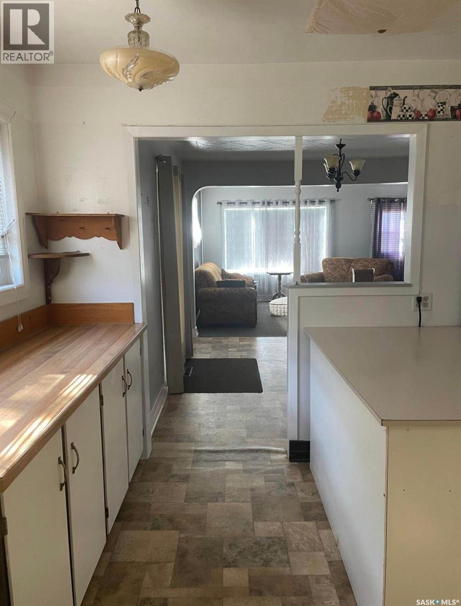 205 Railway Avenue, Hyas, Saskatchewan  S0A 1K0 - Photo 12 - SK051656