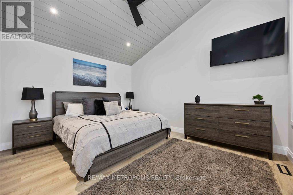 109 St Clair Street, Point Edward, Ontario  N7V 1N6 - Photo 26 - X14103940