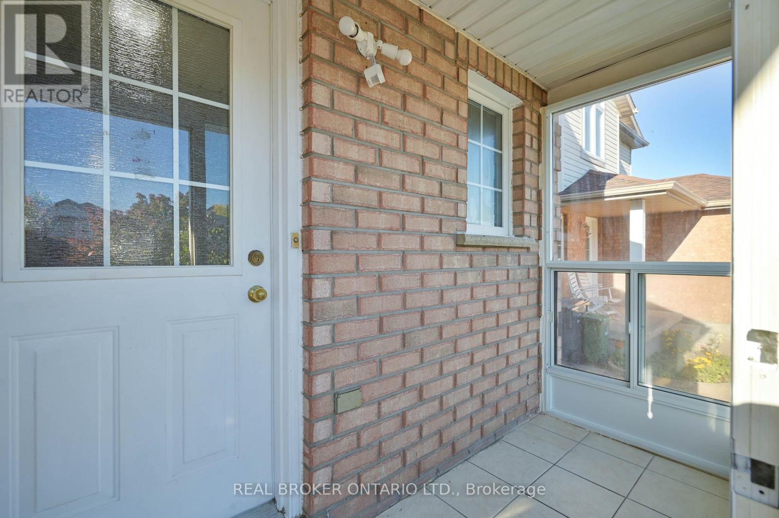 26 Castlebury Drive, Guelph (Willow West/sugarbush/west Acres), Ontario  N1K 1X2 - Photo 4 - X14103962