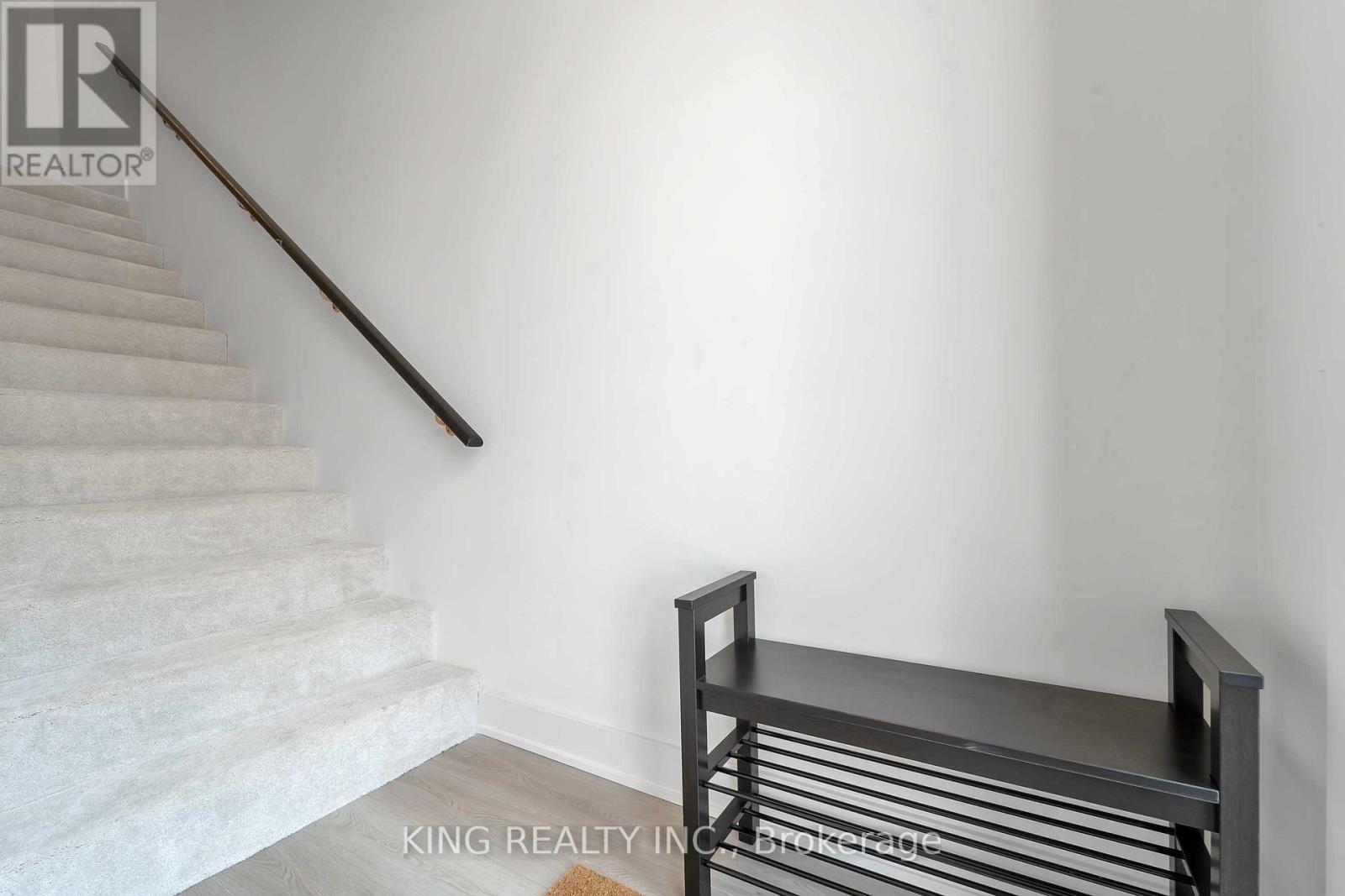 34 Andres Common, Grimsby (Grimsby Beach), Ontario  L3M 0J2 - Photo 4 - X14104004