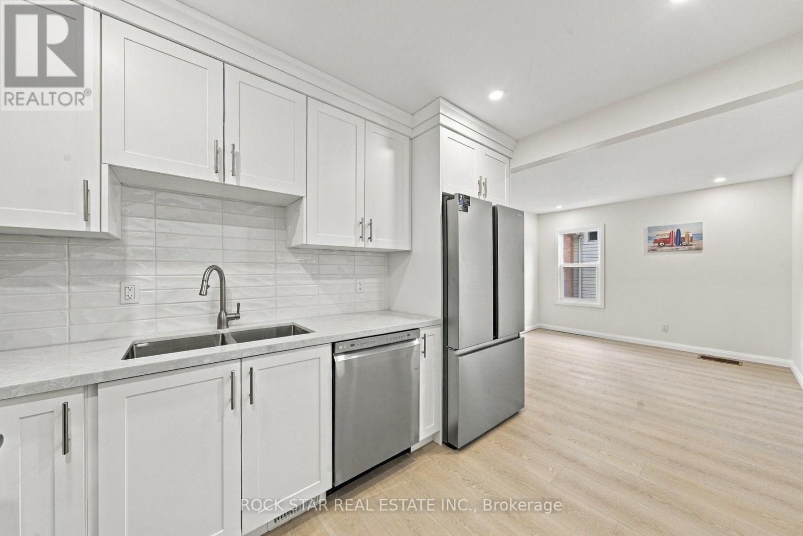 294 East 28th Street, Hamilton (Burkholme), Ontario  L8V 3J3 - Photo 12 - X14104054