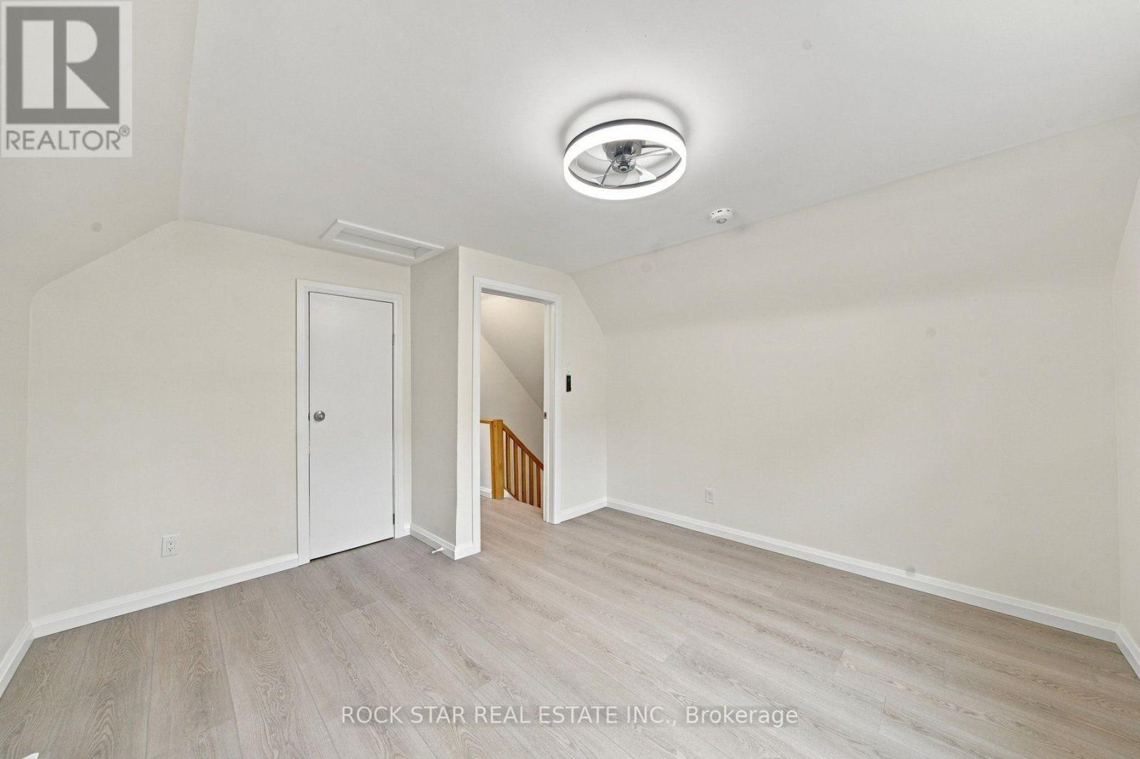 294 East 28th Street, Hamilton (Burkholme), Ontario  L8V 3J3 - Photo 18 - X14104054