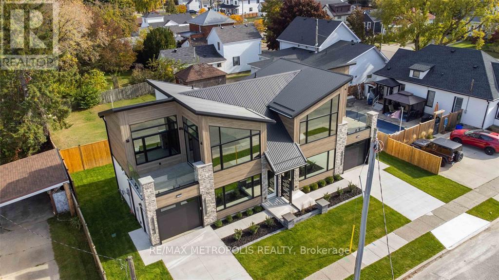 111 St Clair Street, Point Edward, Ontario  N7V 1N6 - Photo 2 - X14104114