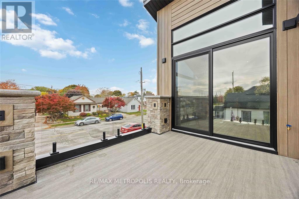 111 St Clair Street, Point Edward, Ontario  N7V 1N6 - Photo 30 - X14104114
