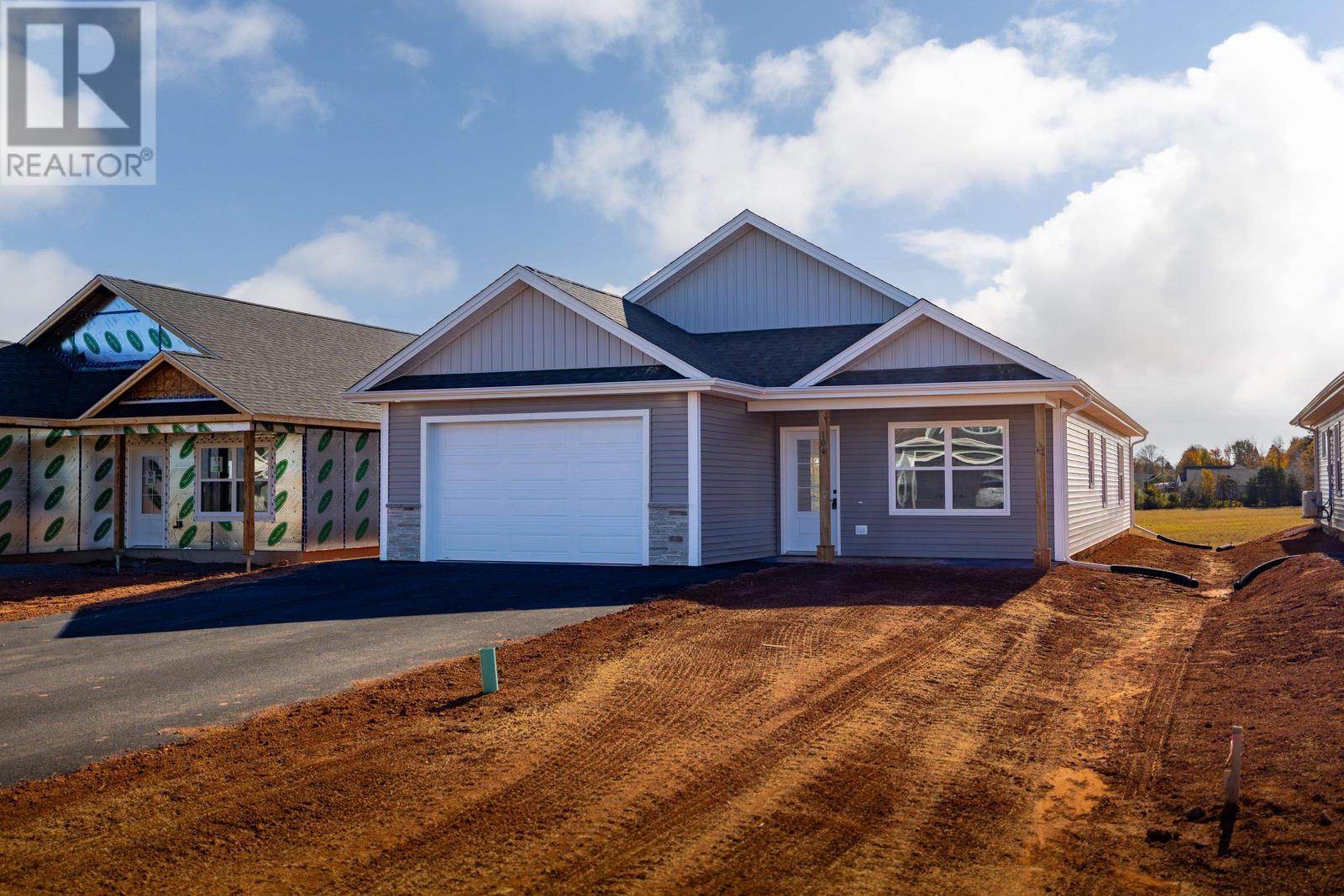 104 Samantha Lane, Cornwall, Prince Edward Island  C0A 1H0 - Photo 1 - 202626366