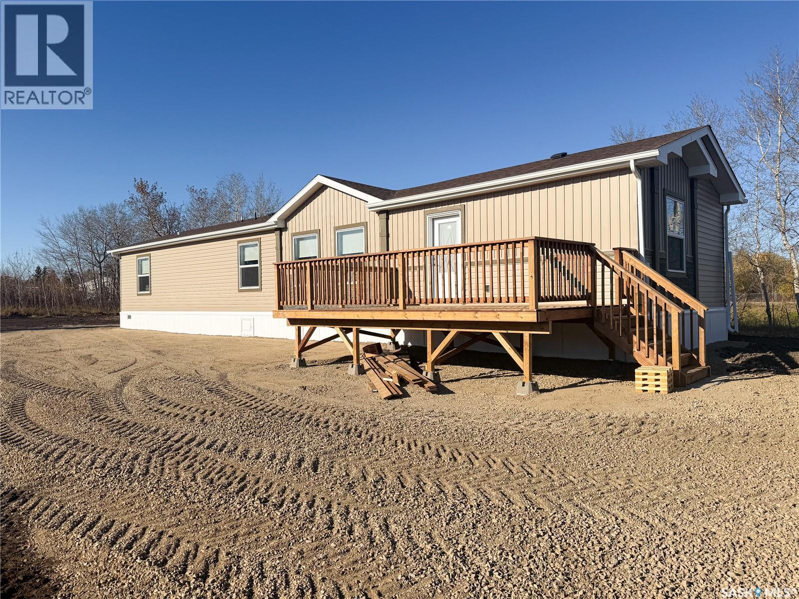 305 7th Street E, Meadow Lake, Saskatchewan  S9X 1J1 - Photo 1 - SK051479