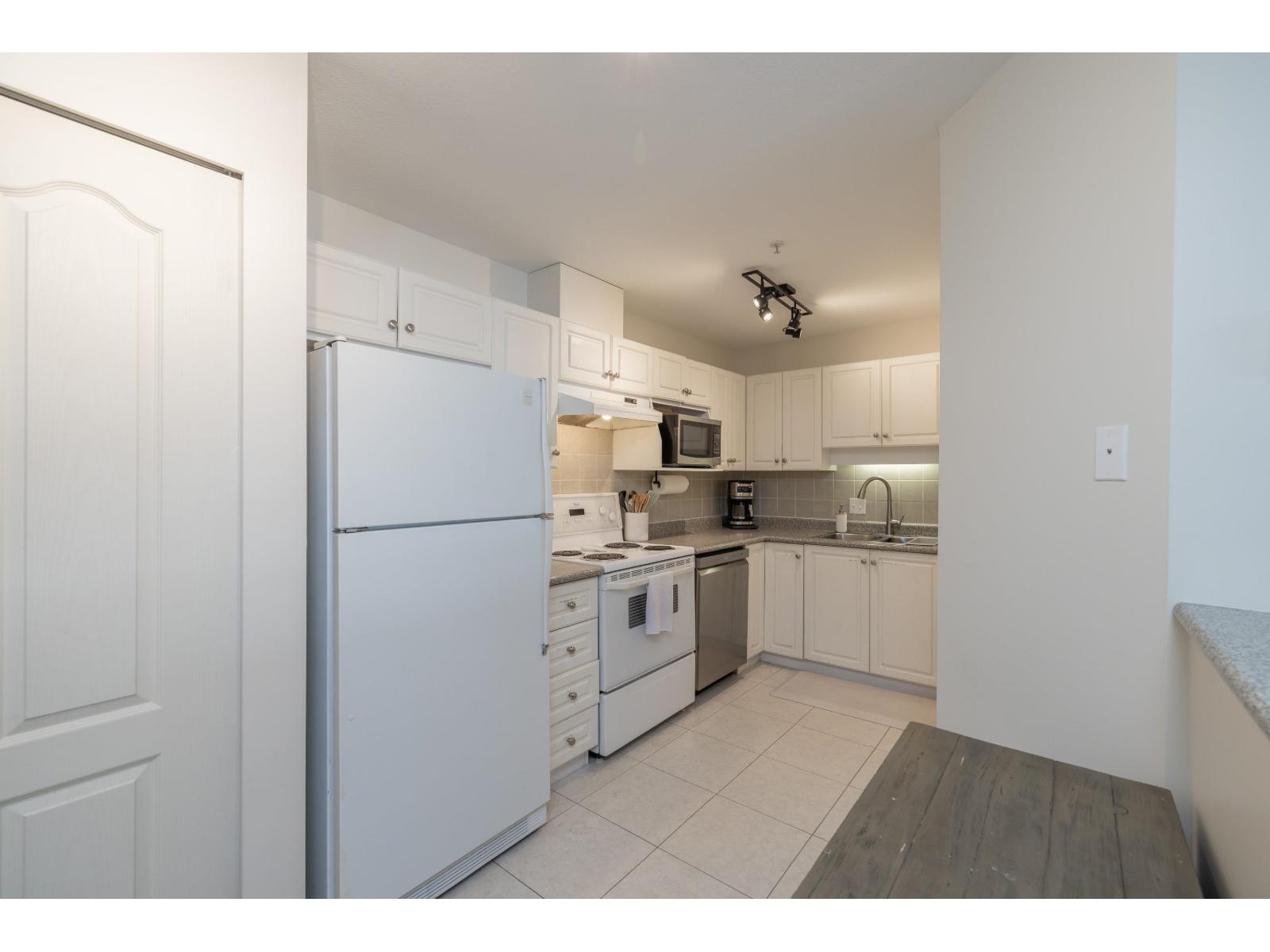 402 33668 King Road, Abbotsford, British Columbia  V2S 7P8 - Photo 12 - R3177070
