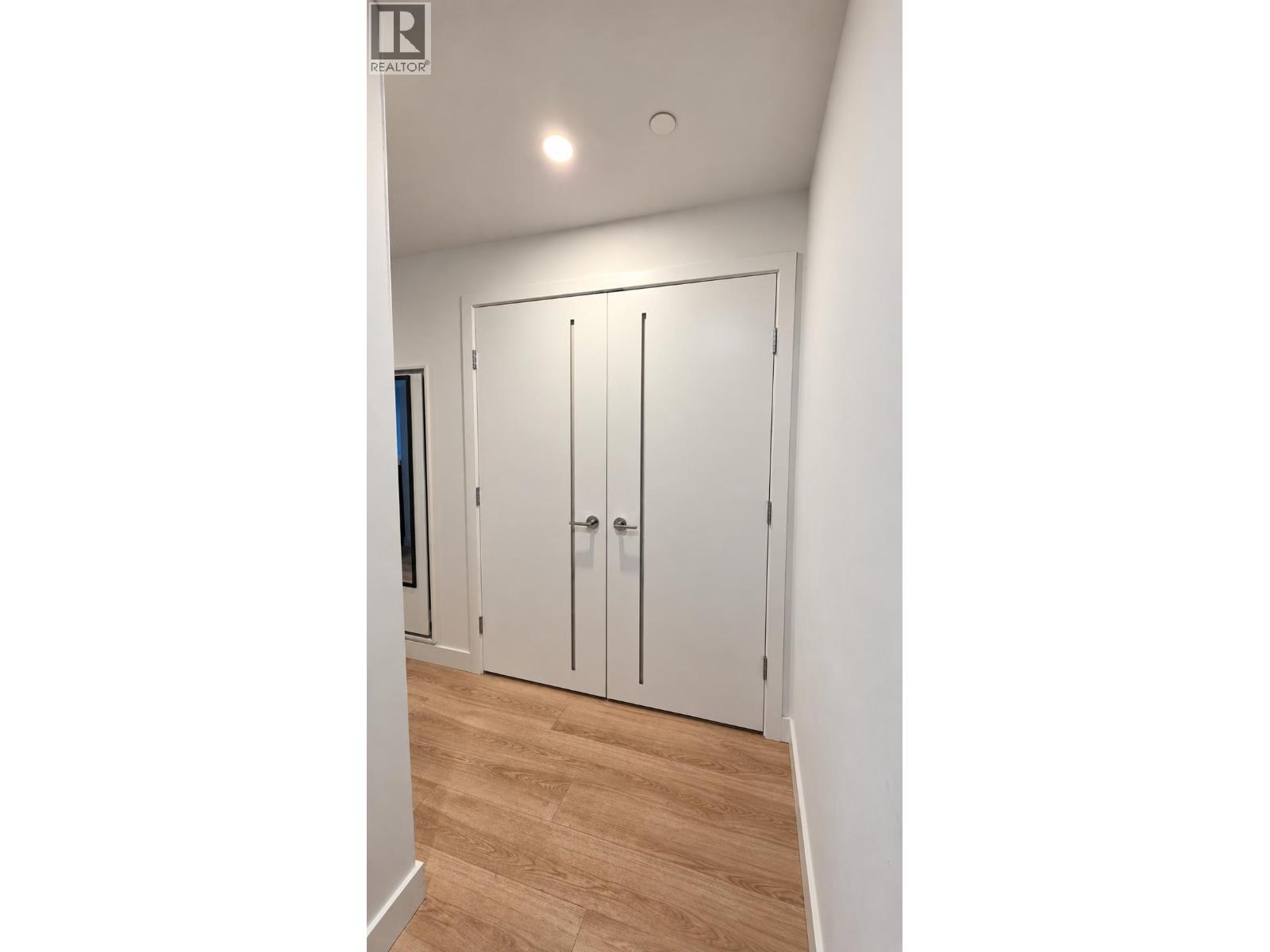 301 7977 Lansdowne Road, Richmond, British Columbia  V6X 0X7 - Photo 16 - R3177185