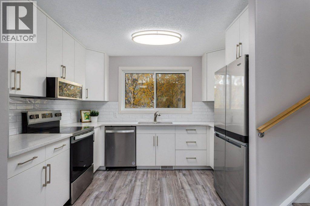 228 Deer Ridge Place Se, Calgary, Alberta  T2J 2X2 - Photo 6 - A2353095