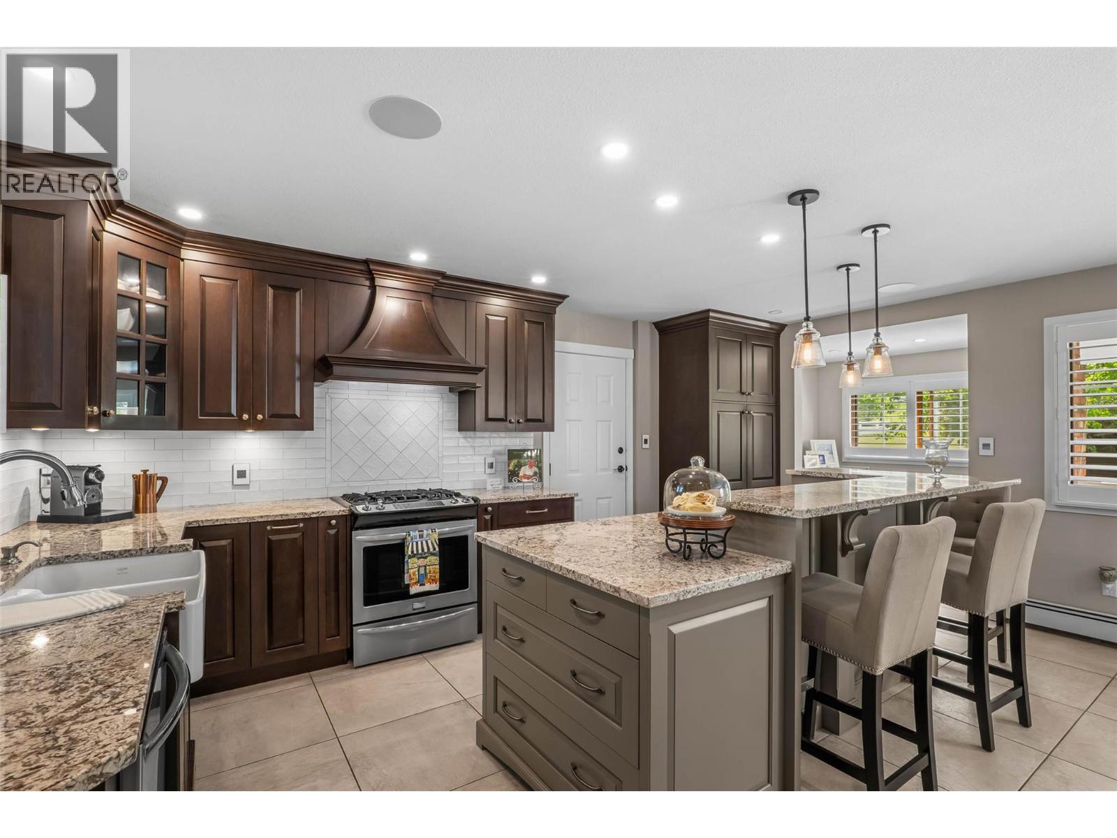 6450 Meadowland Crescent S, Kamloops, British Columbia  V2C 6X3 - Photo 12 - 10404118