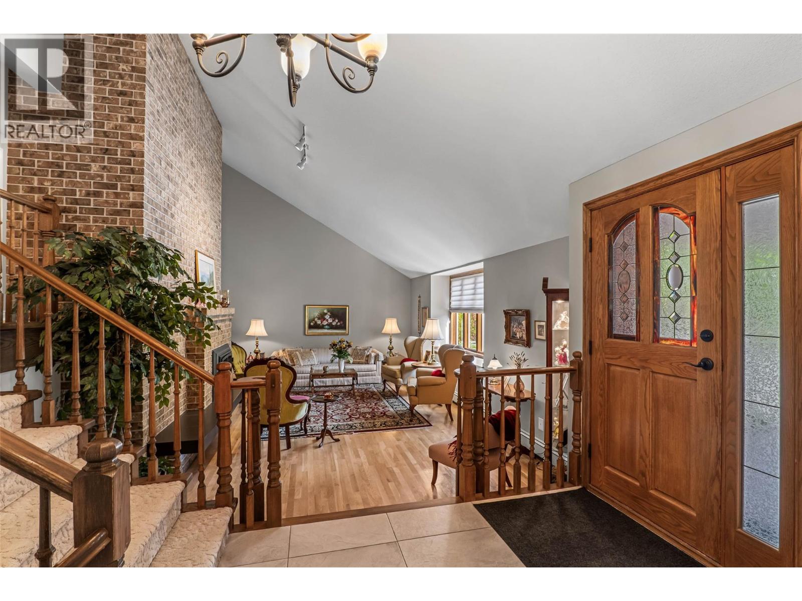 6450 Meadowland Crescent S, Kamloops, British Columbia  V2C 6X3 - Photo 7 - 10404118
