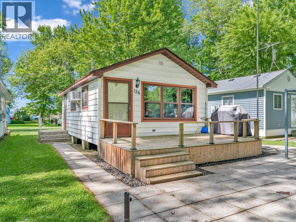126 Pleasure Beach, Harrow, Ontario N0R 1G0 - Photo 2 - 26025830