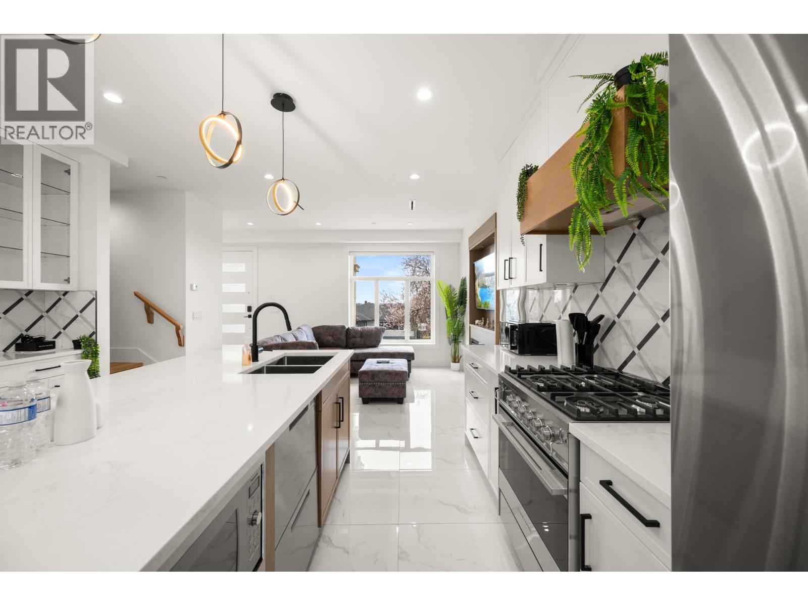 1369 E 63rd Avenue, Vancouver, British Columbia  V5X 2L5 - Photo 6 - R3177520