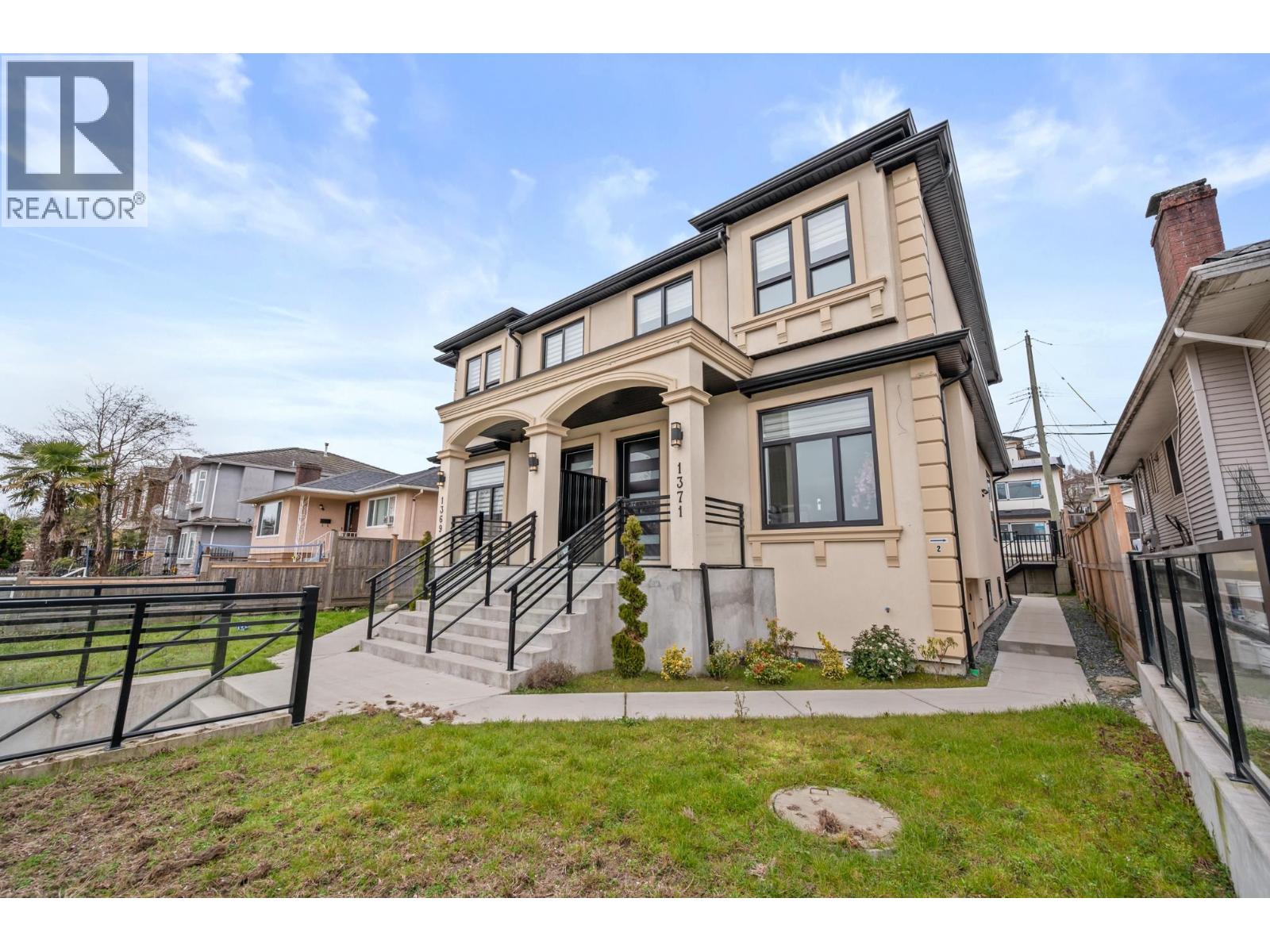 1371 E 63rd Avenue, Vancouver, British Columbia  V5X 2L5 - Photo 1 - R3177524