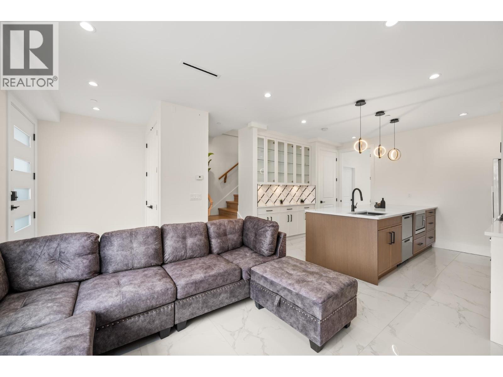 1371 E 63rd Avenue, Vancouver, British Columbia  V5X 2L5 - Photo 4 - R3177524