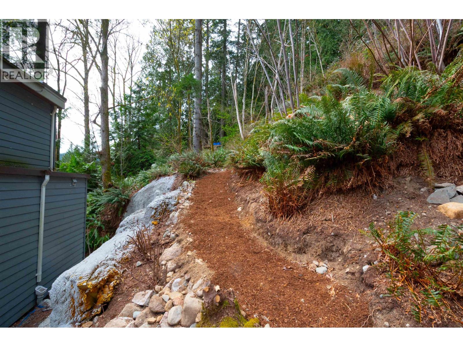 2867 Panorama Drive, North Vancouver, British Columbia  V7G 1V7 - Photo 36 - R3177513