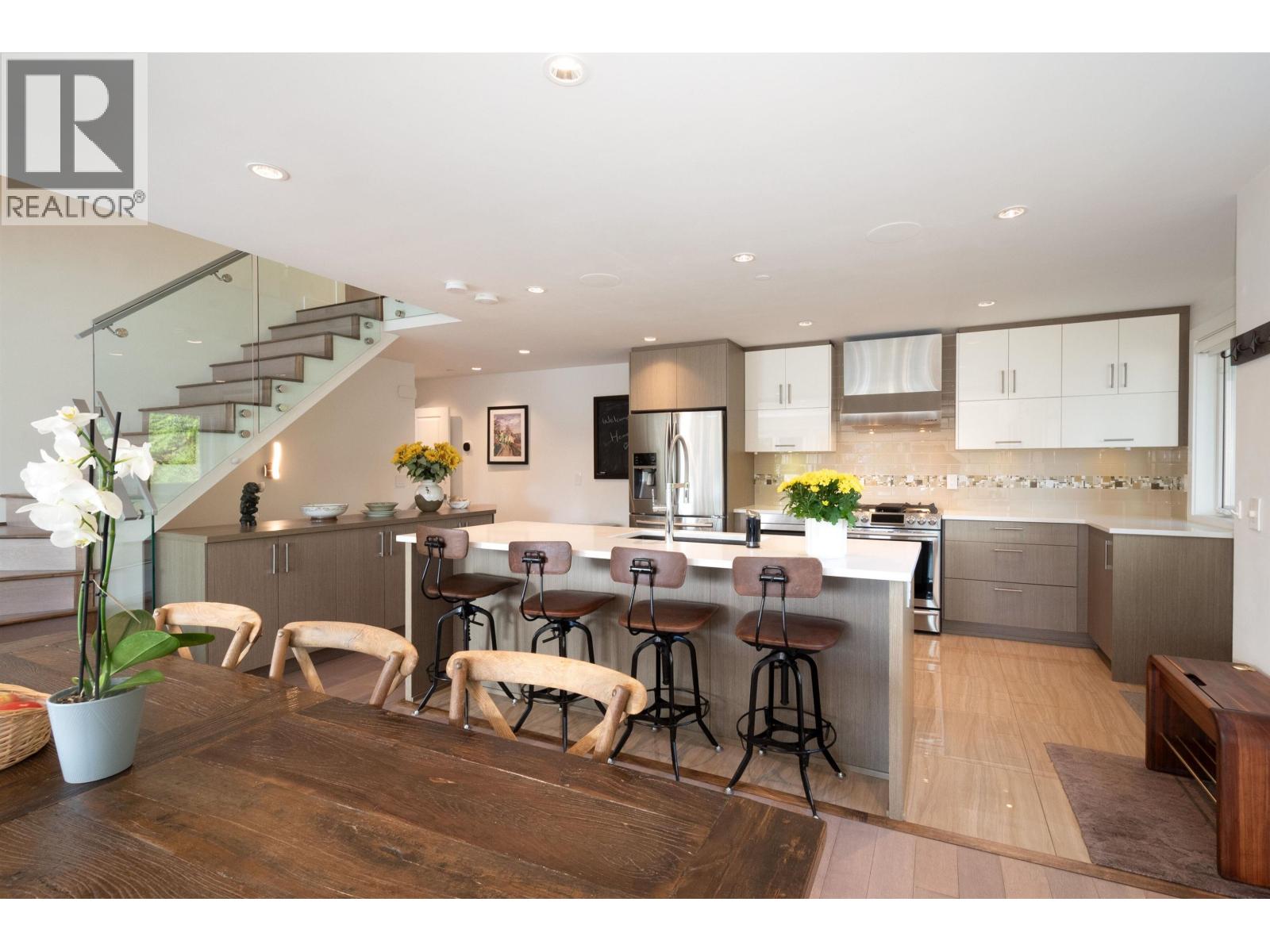 2867 Panorama Drive, North Vancouver, British Columbia  V7G 1V7 - Photo 4 - R3177513