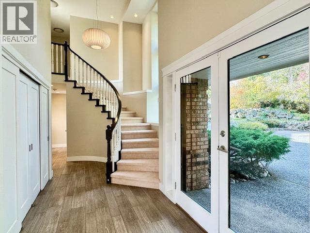 4xx5 Almondel Court, West Vancouver, British Columbia  V7V 4V4 - Photo 3 - R3177499