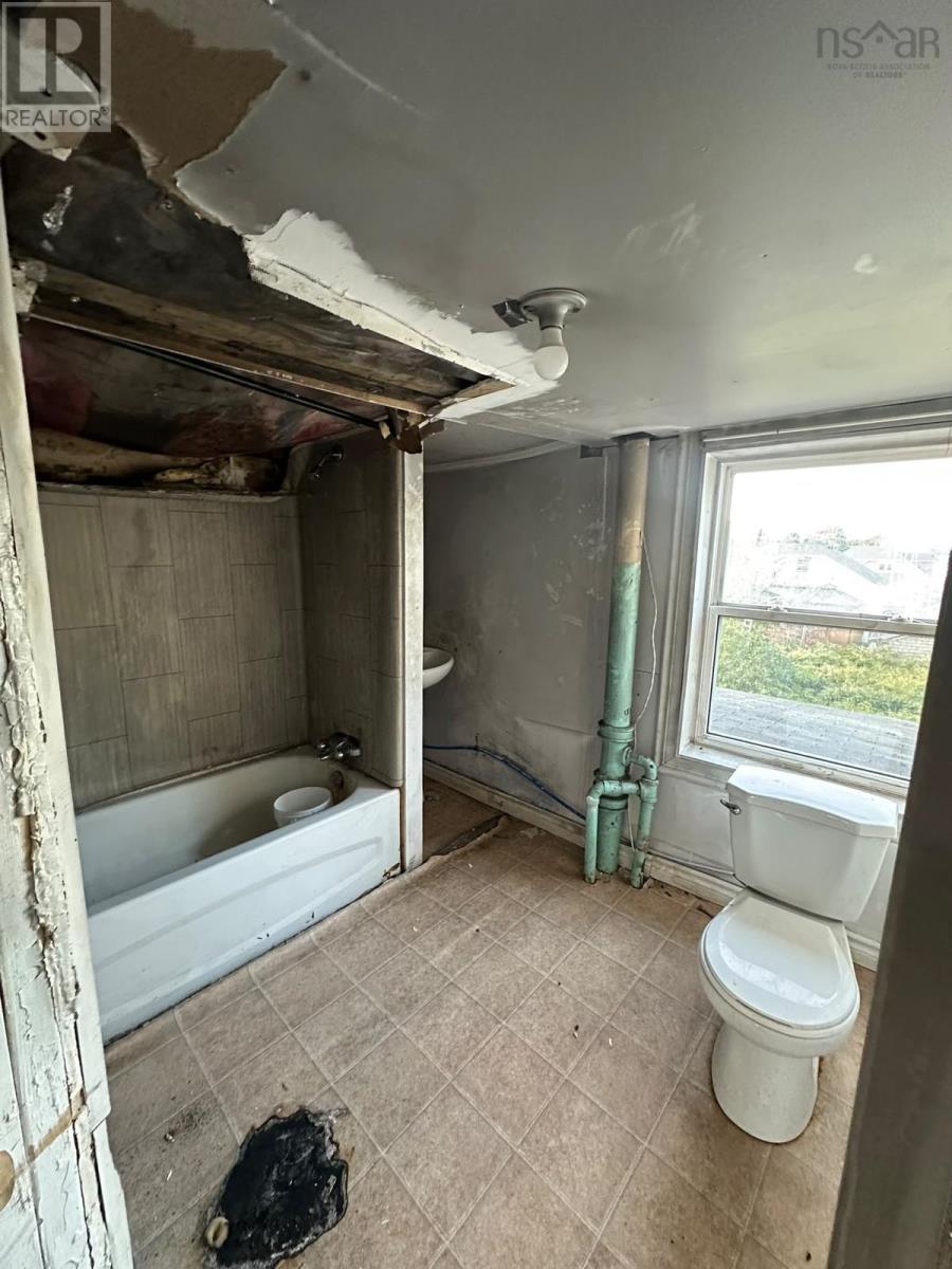 103 Bay Street, Sydney, Nova Scotia  B1N 2J6 - Photo 12 - 202626351
