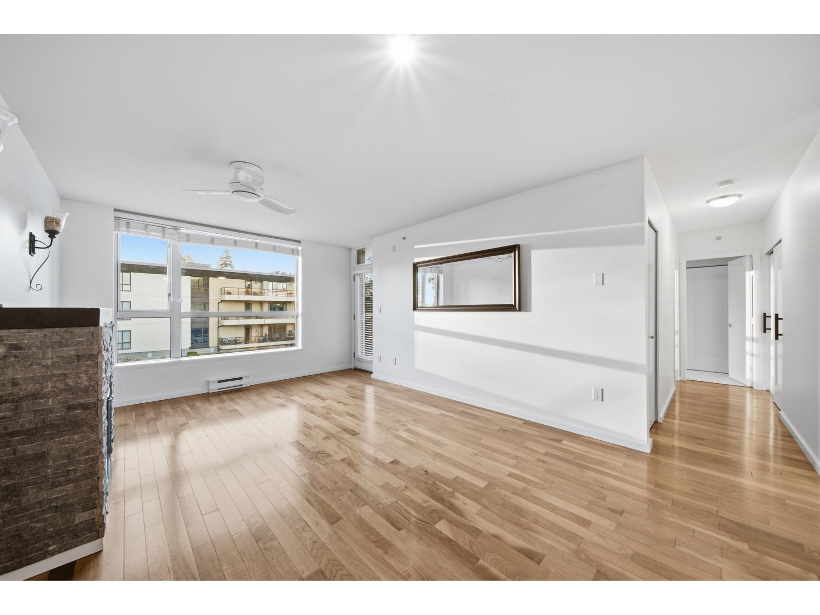 303 15777 Marine Drive, White Rock, British Columbia  V4B 1E5 - Photo 8 - R3130707