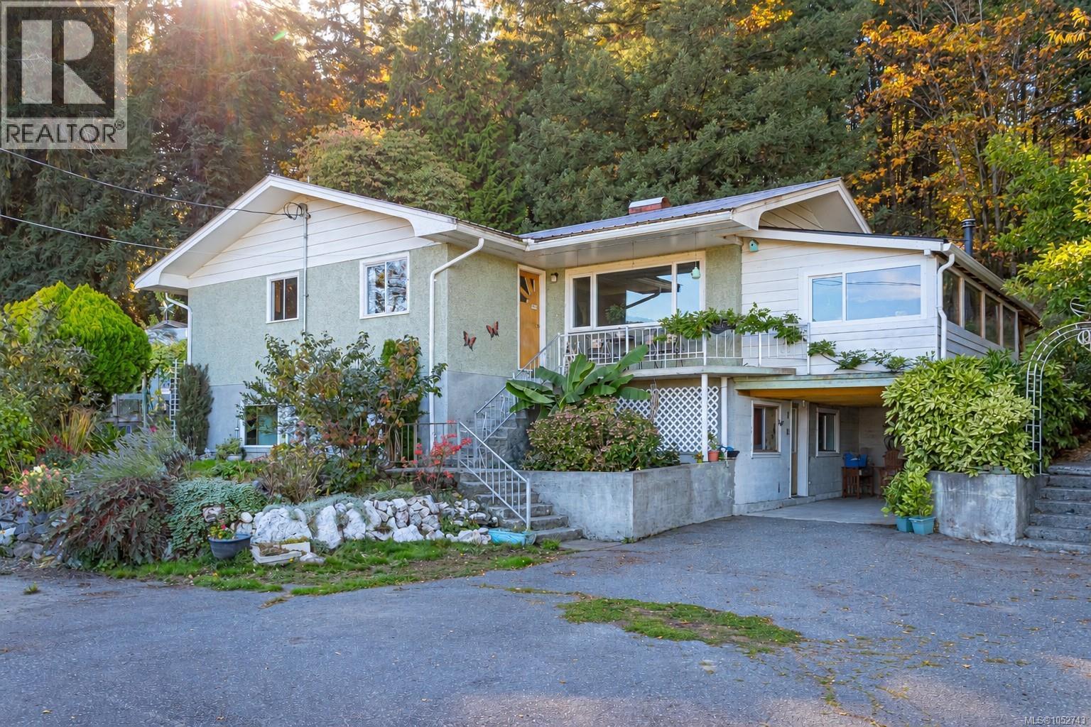 8258 Trans Canada Hwy