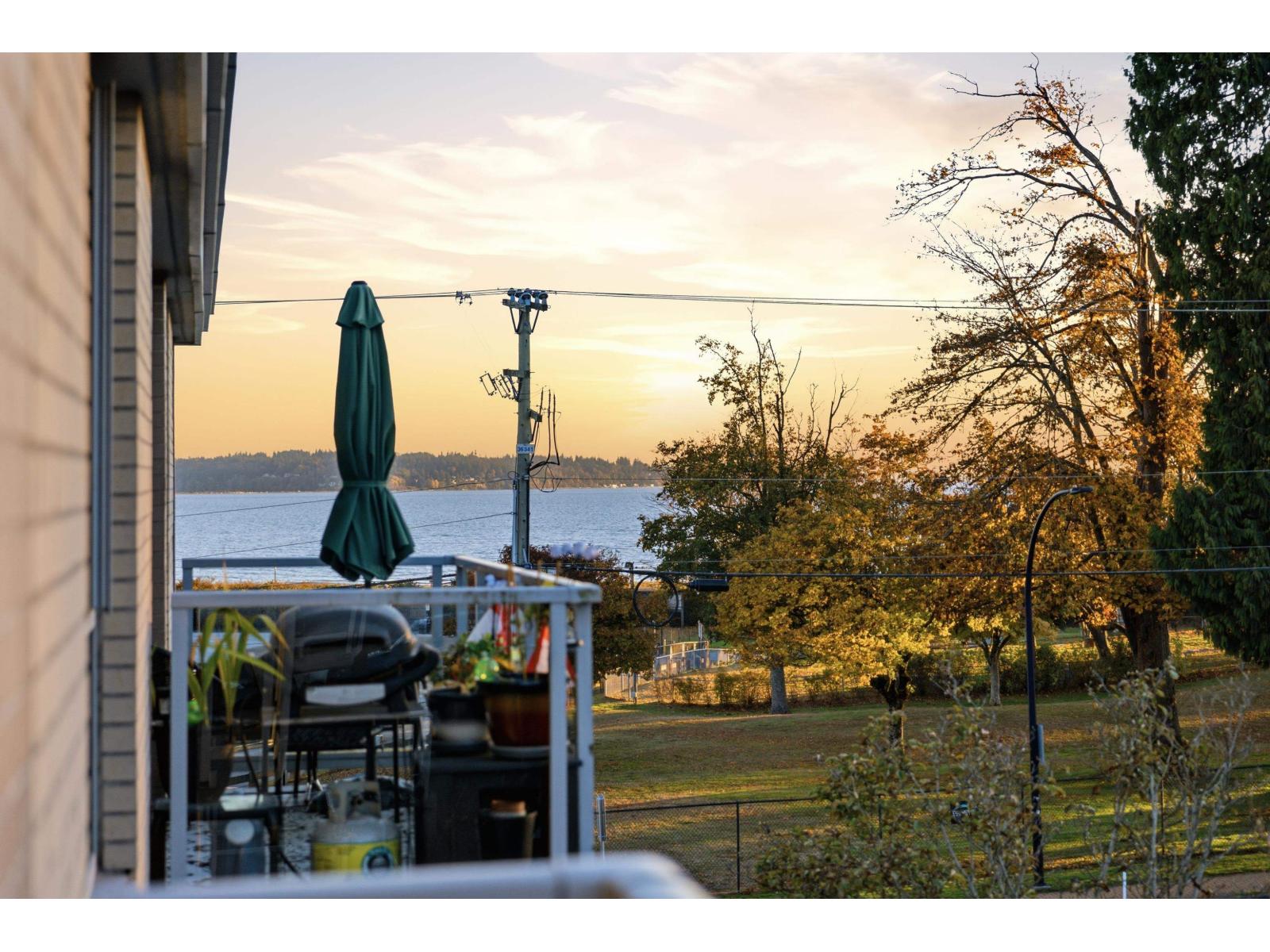 303 15777 MARINE DRIVE, White Rock, British Columbia