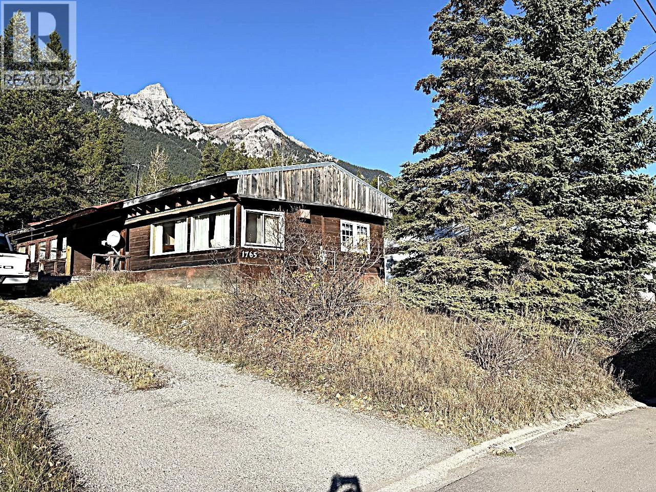 1765 Niagara Crescent, Elkford, British Columbia