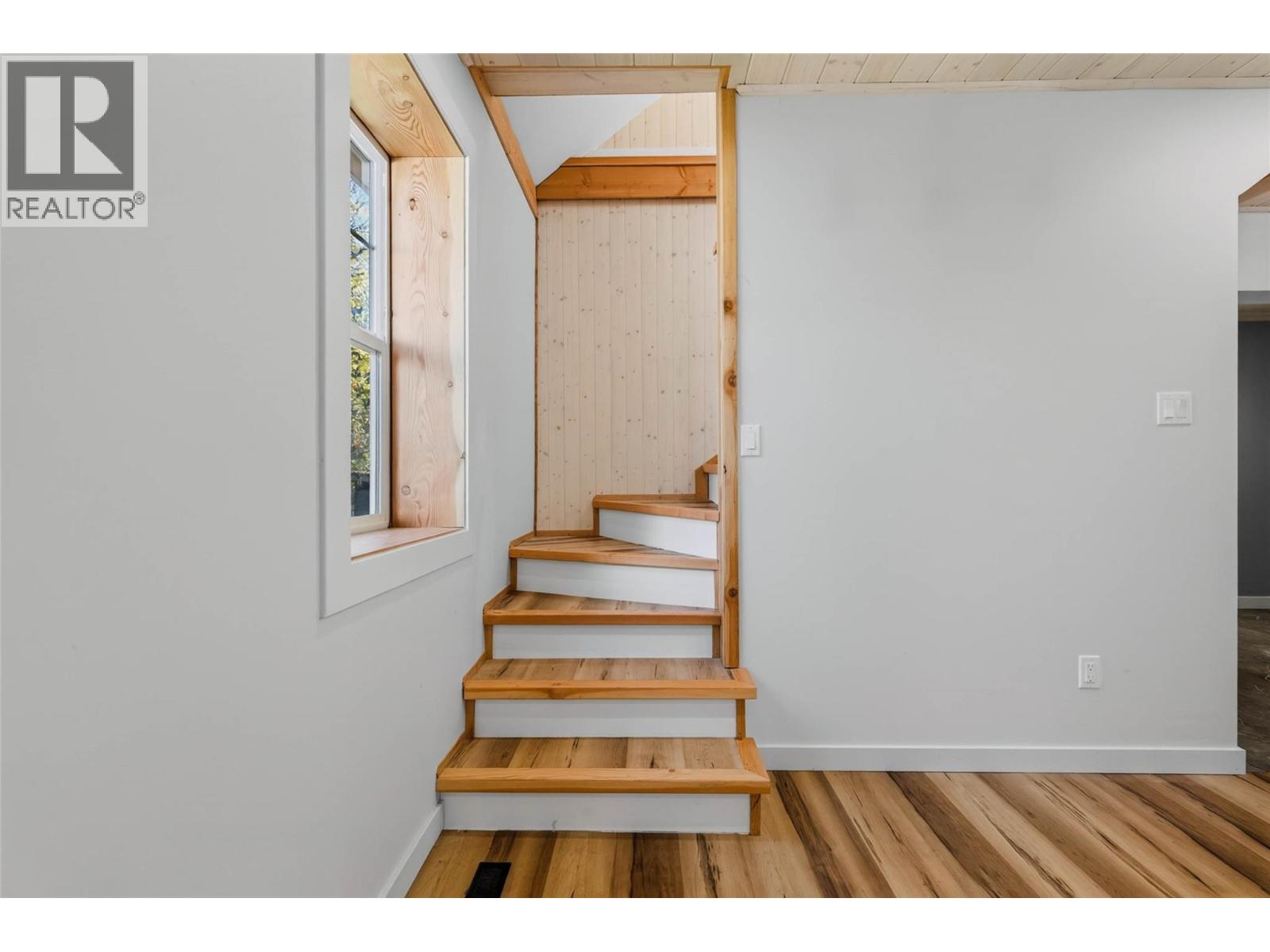 515 Sayward Avenue, Salmo, British Columbia  V0G 1Z0 - Photo 17 - 10403556