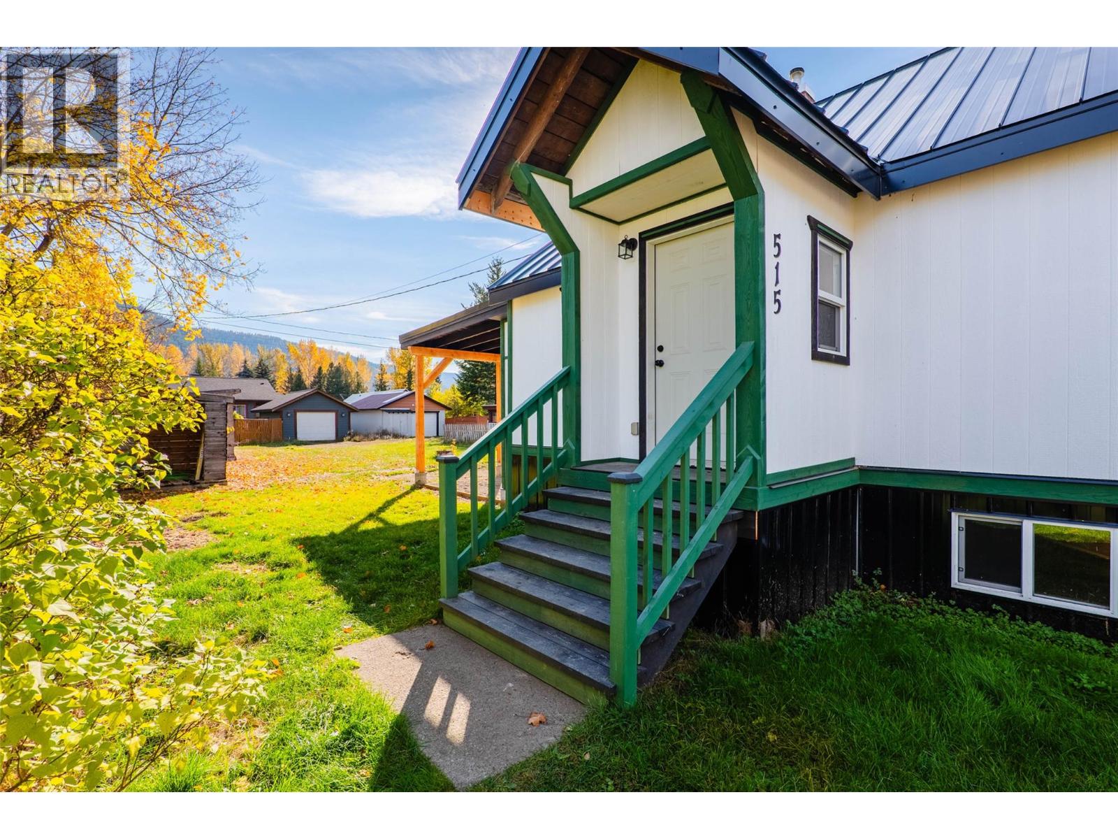 515 Sayward Avenue, Salmo, British Columbia  V0G 1Z0 - Photo 3 - 10403556