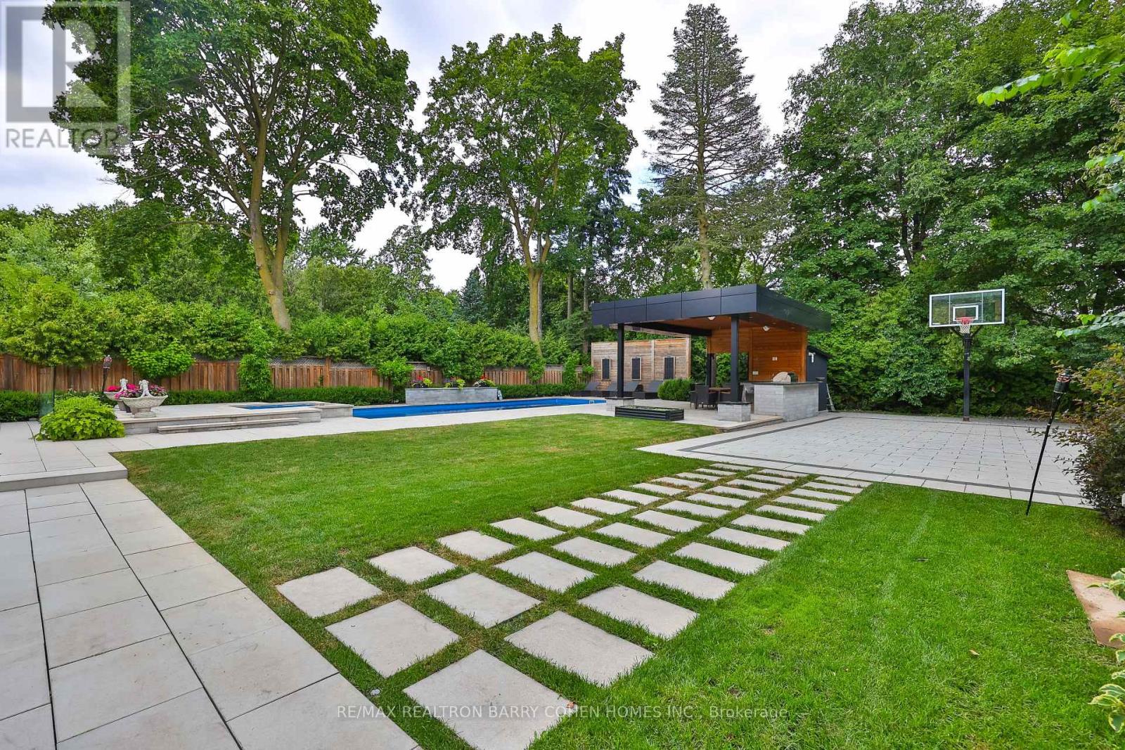 39 Arjay Crescent, Toronto, Ontario  M2L 1C6 - Photo 34 - C13636384