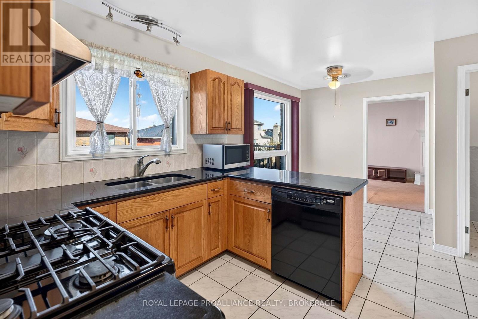323 Sunrise Crescent, Kingston (East Gardiners Rd), Ontario  K7M 8A5 - Photo 12 - X14103368