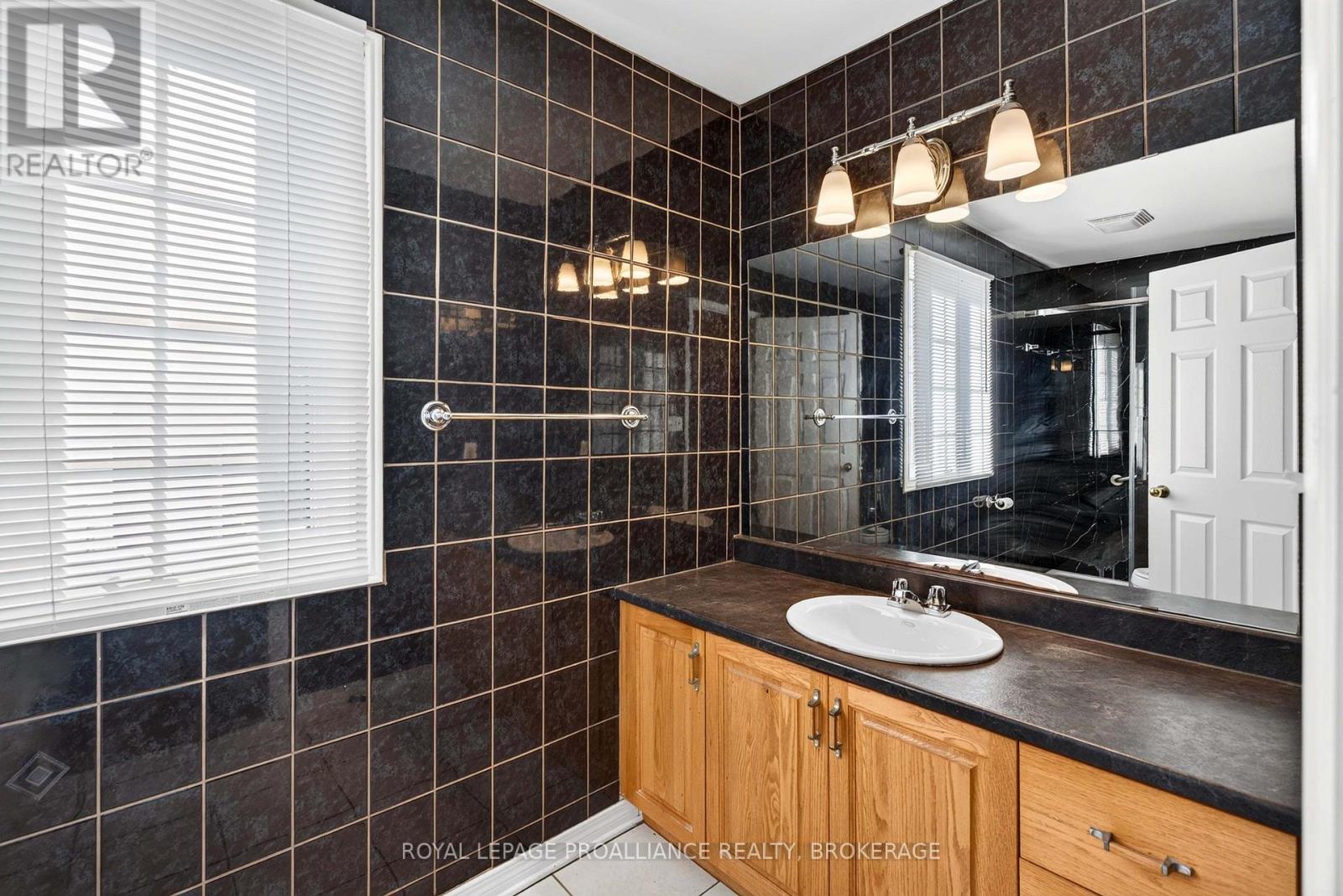 323 Sunrise Crescent, Kingston (East Gardiners Rd), Ontario  K7M 8A5 - Photo 23 - X14103368