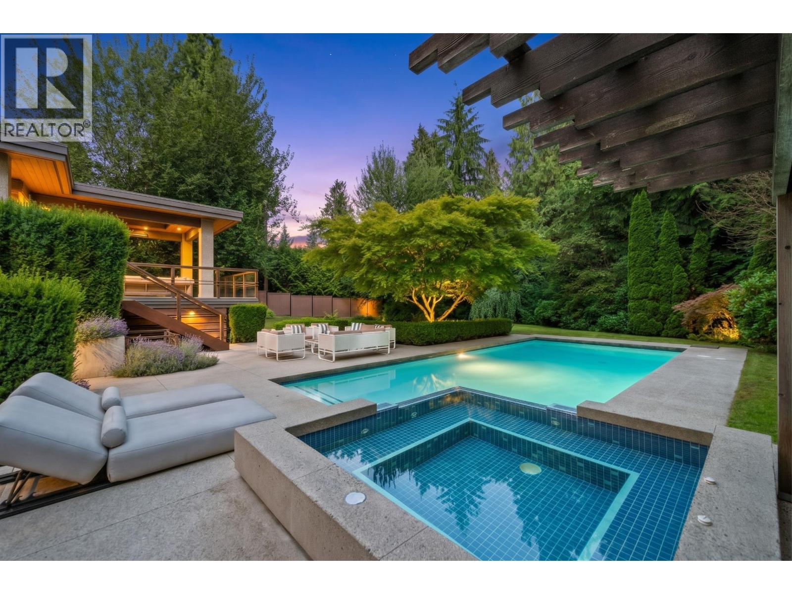 510 EASTCOT ROAD, West Vancouver, British Columbia