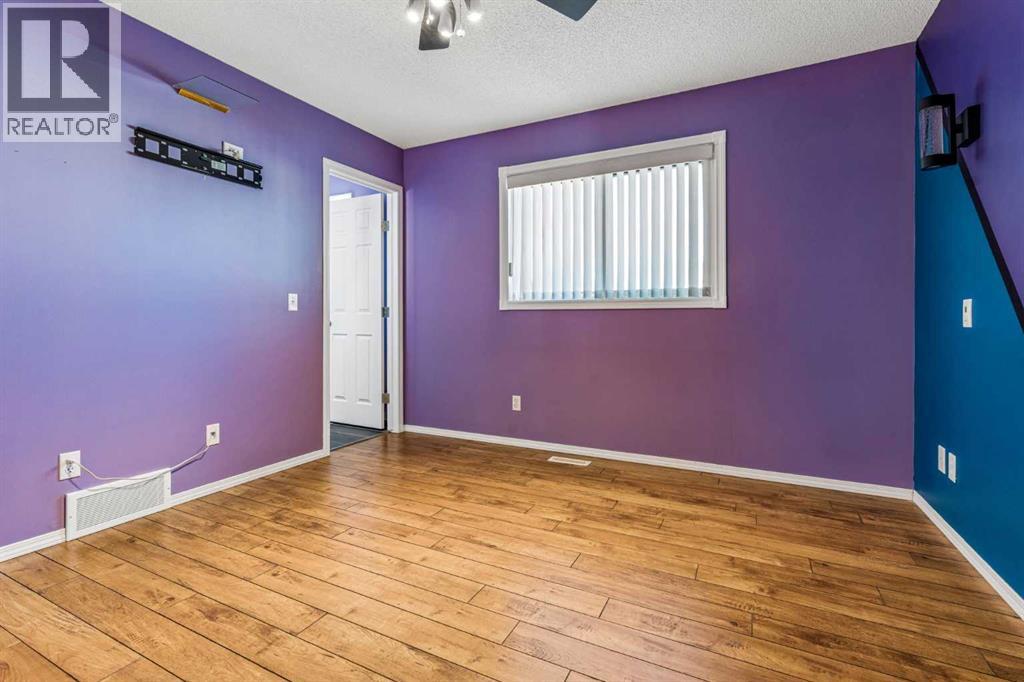 574 Evermeadow Road SW, Calgary, Alberta  T2Y 4W9 - Photo 18 - A2353167