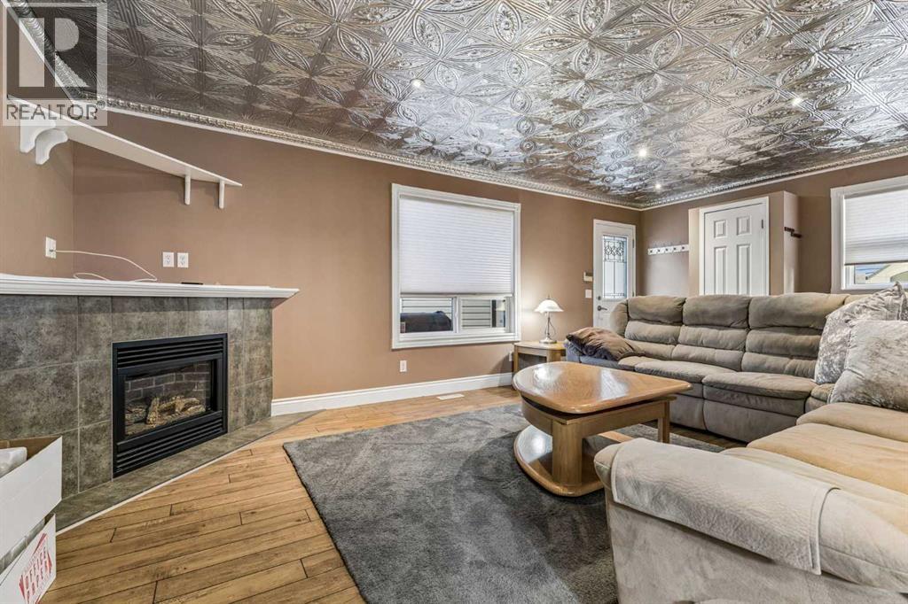 574 Evermeadow Road SW, Calgary, Alberta  T2Y 4W9 - Photo 13 - A2353167