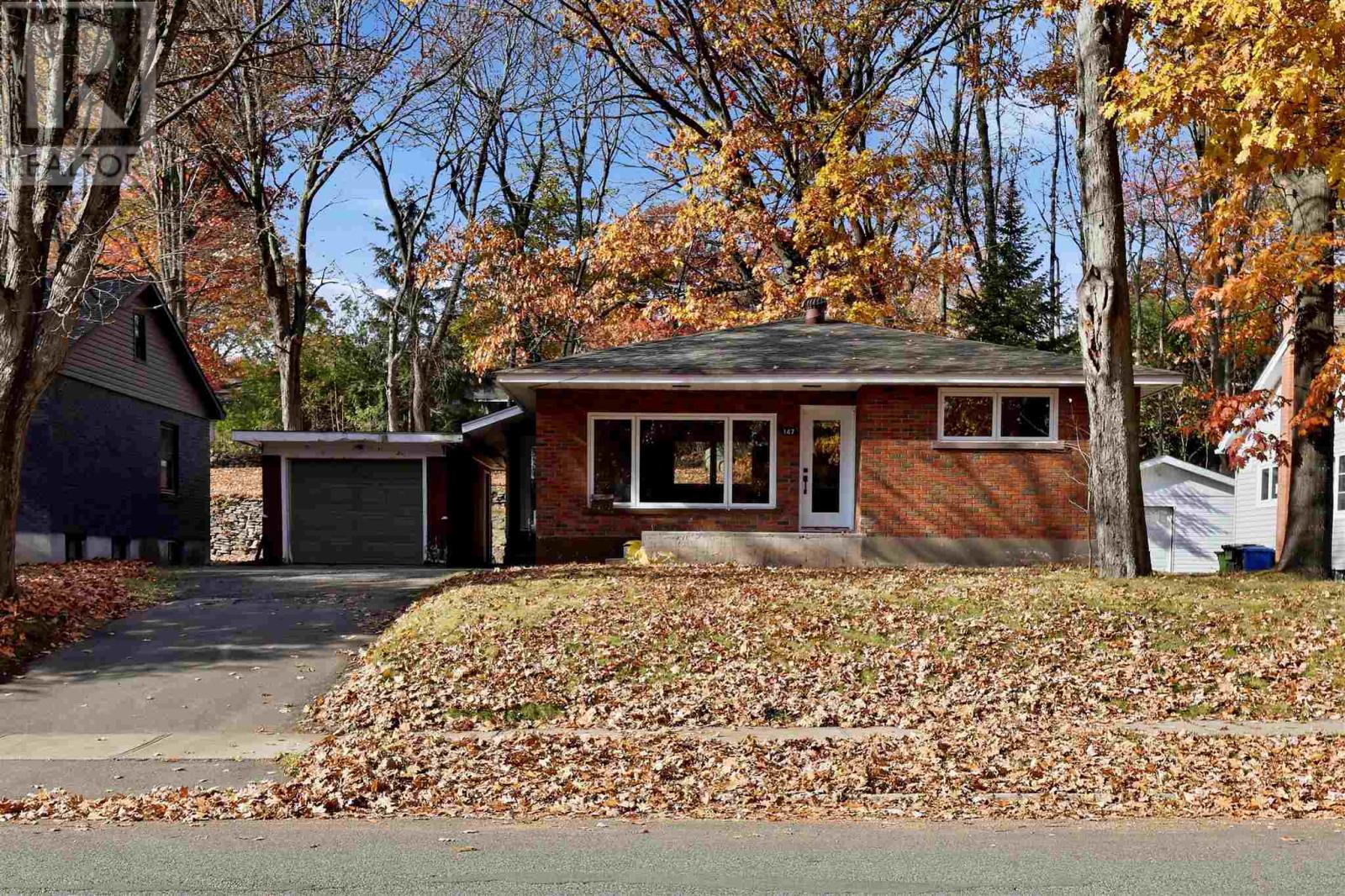 147 Shannon Rd, Sault Ste. Marie, Ontario  P6A 4J9 - Photo 1 - SM262953