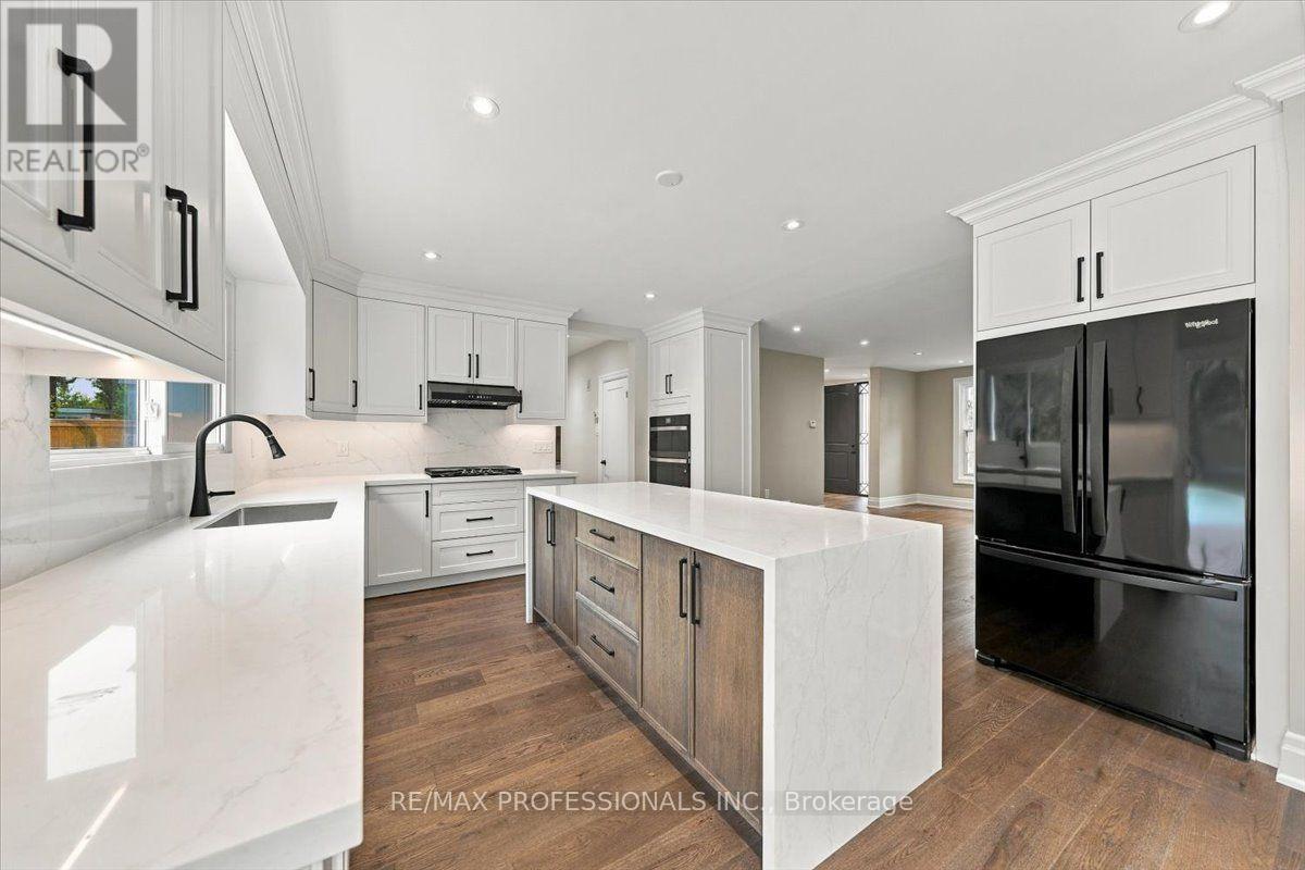 53 Edenvale Crescent, Toronto, Ontario M9A 4A5 - Photo 12 - W13845826