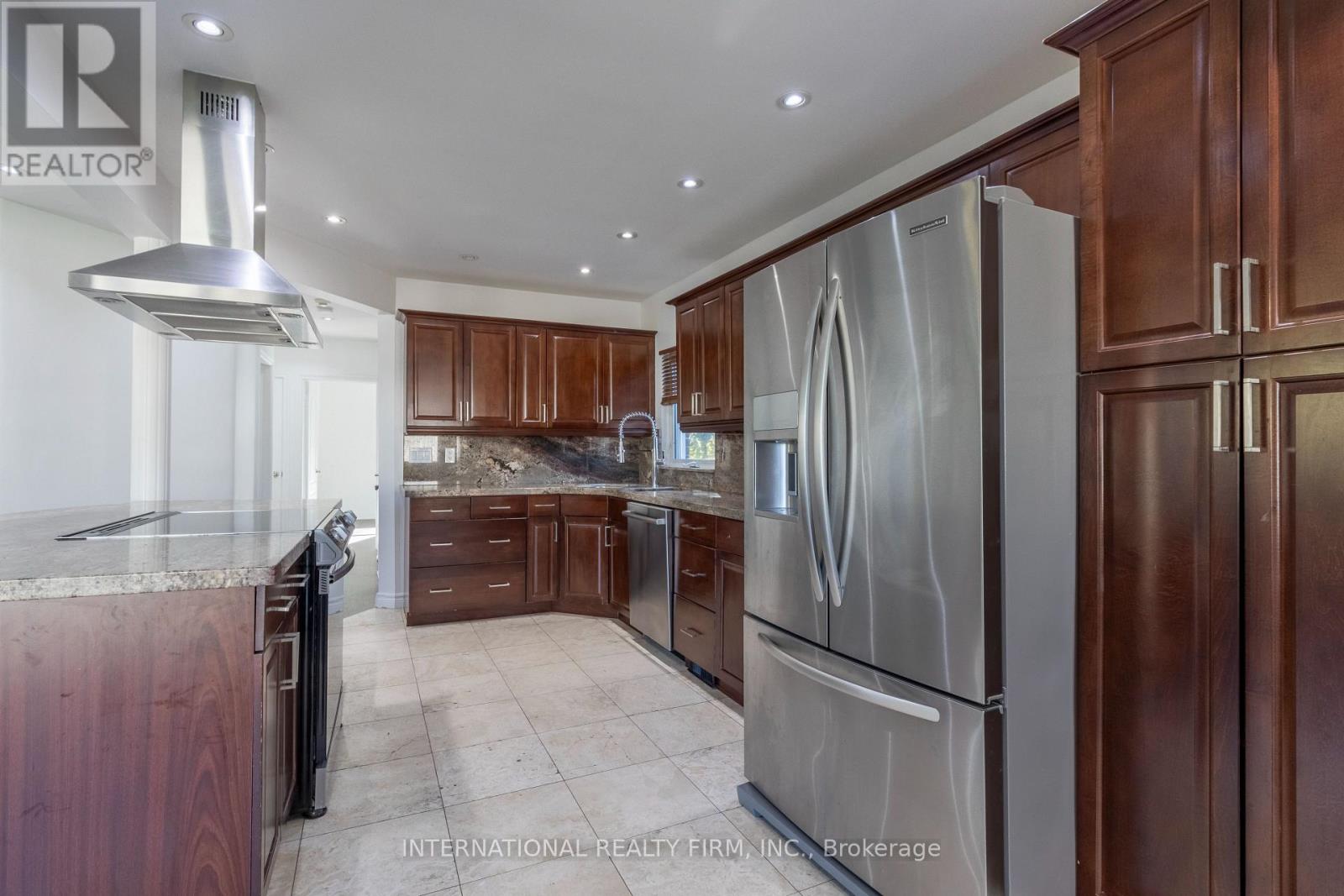582 South Service Road, Mississauga, Ontario  L5G 2S6 - Photo 5 - W14083552