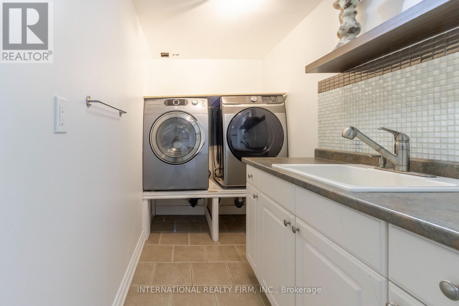 582 South Service Road, Mississauga, Ontario  L5G 2S6 - Photo 21 - W14083552