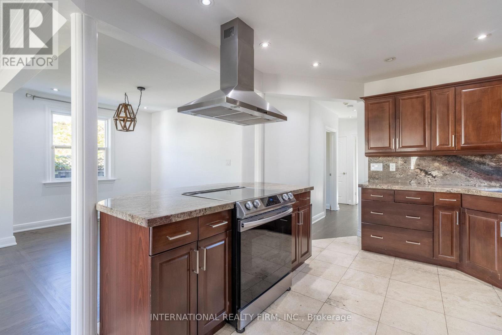 582 South Service Road, Mississauga, Ontario  L5G 2S6 - Photo 6 - W14083552