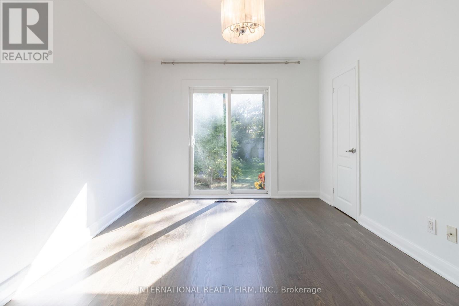 582 South Service Road, Mississauga, Ontario  L5G 2S6 - Photo 15 - W14083552